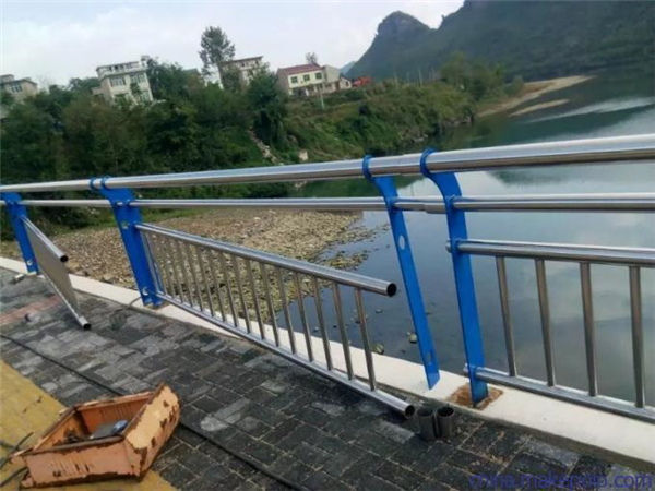 威海不锈钢复合管护栏是一种卓越的防护材料